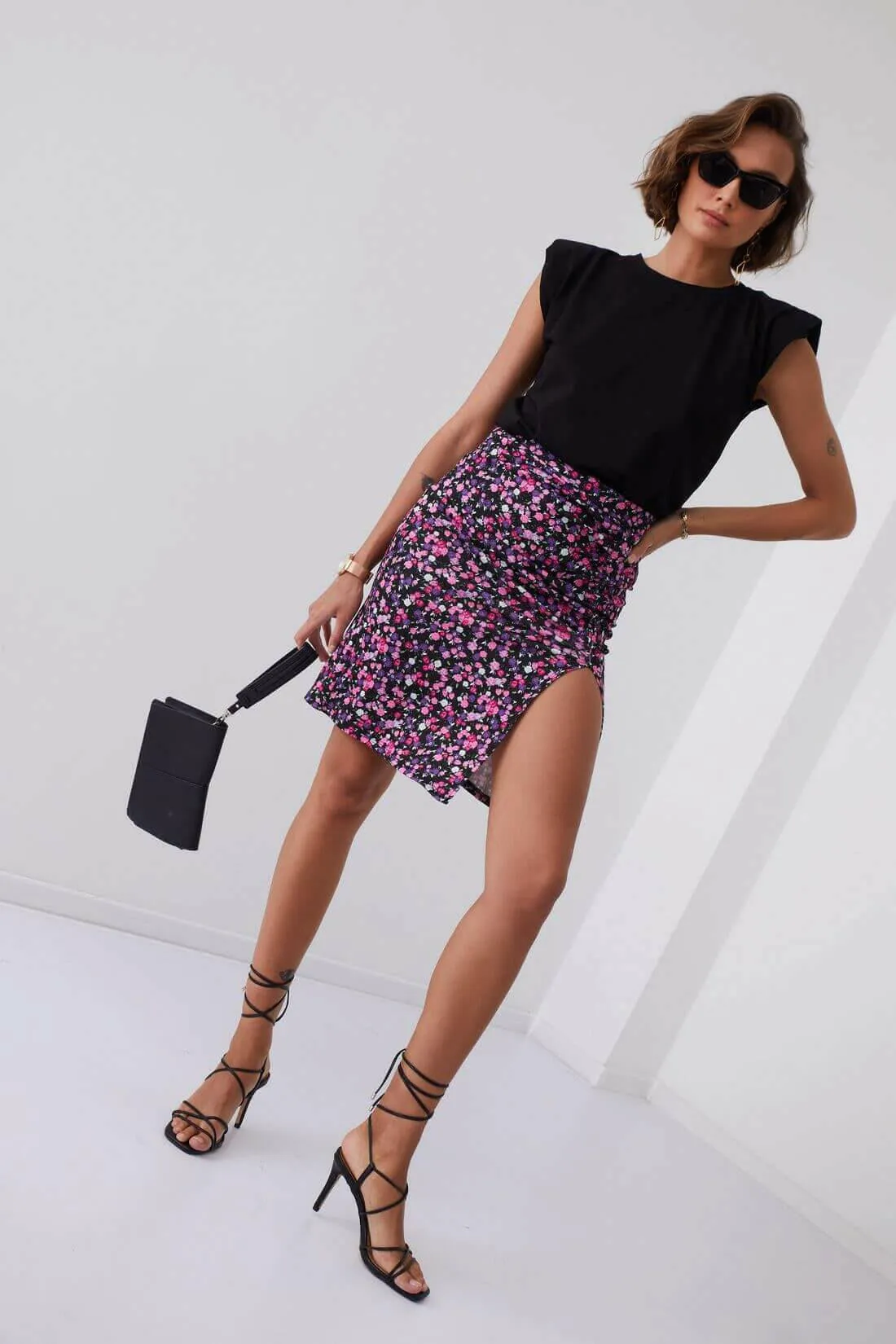 Black and pink mezzo skirt in floral print with draping 12910