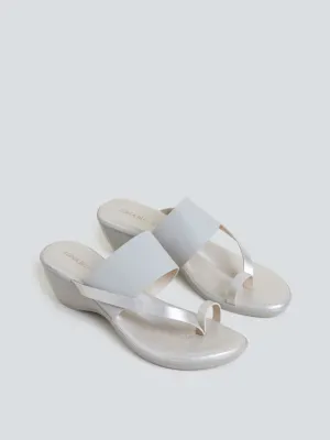 LUNA BLU Ivory Toe-Ring Wedge-Heel Sandals