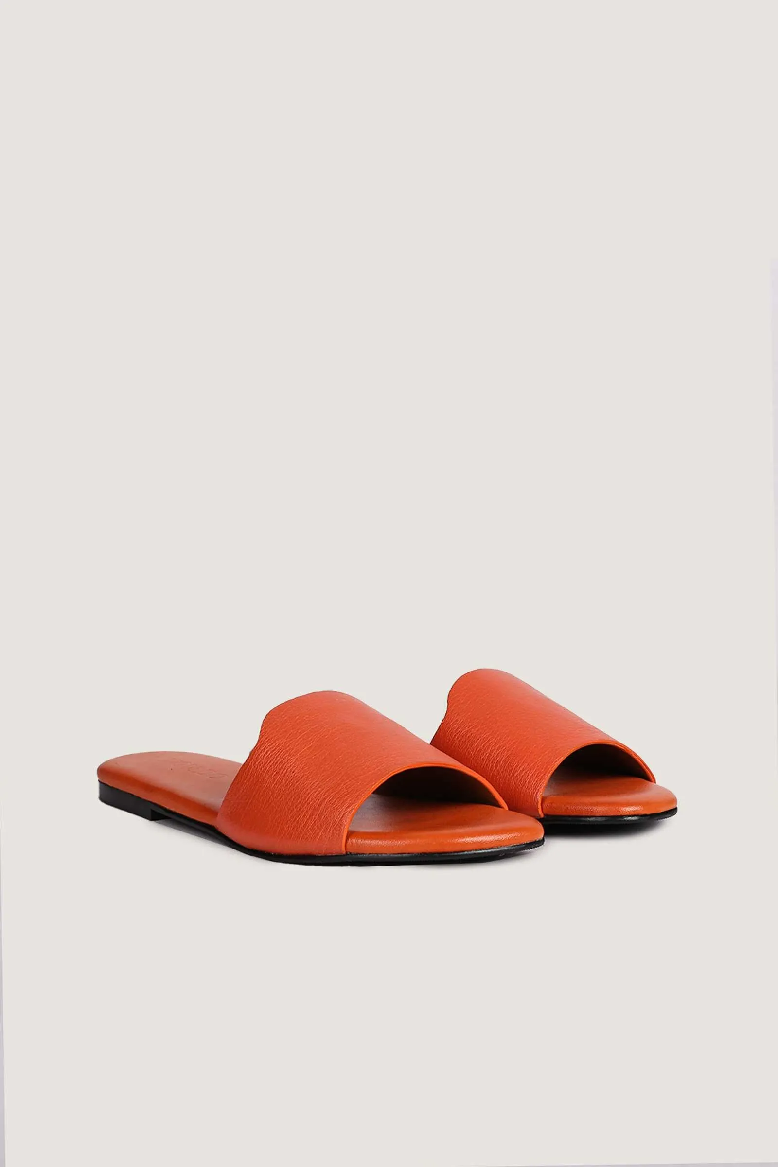 Novado - Flat Leather Sandals - Orange